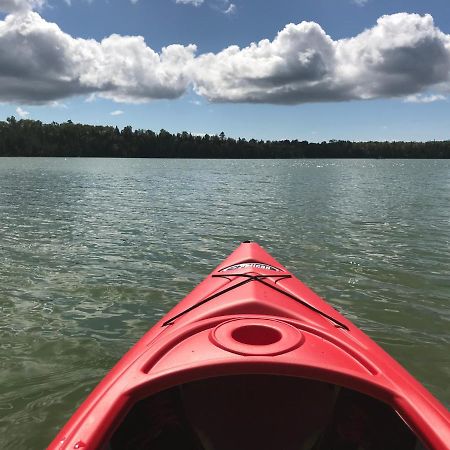 Lakefront Hope Lodge Miller Lake ภายนอก รูปภาพ