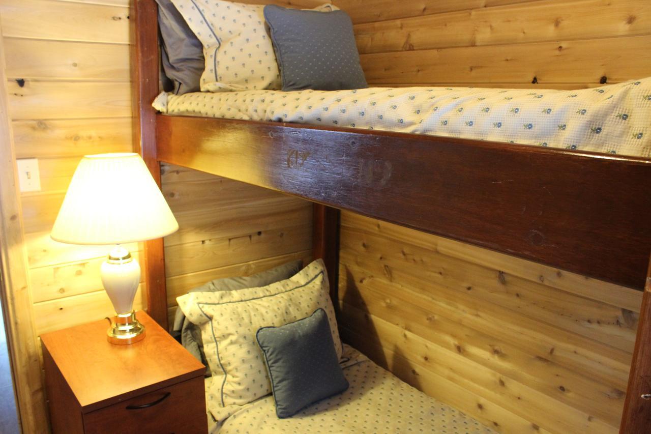 Lakefront Hope Lodge Miller Lake ภายนอก รูปภาพ