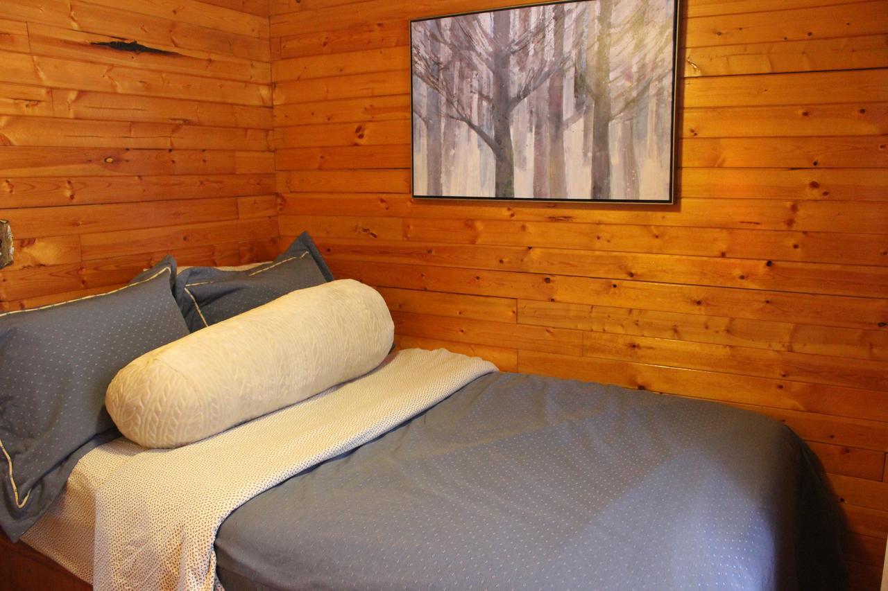 Lakefront Hope Lodge Miller Lake ภายนอก รูปภาพ