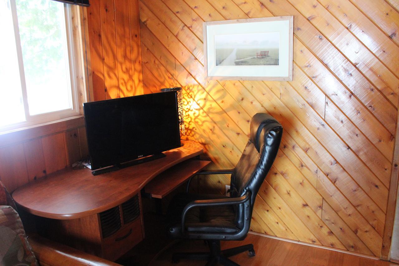 Lakefront Hope Lodge Miller Lake ภายนอก รูปภาพ