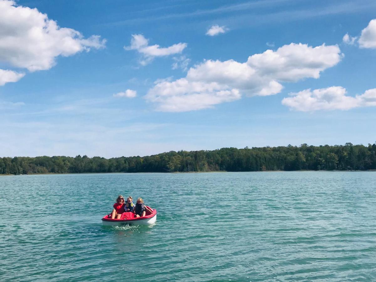 Lakefront Hope Lodge Miller Lake ภายนอก รูปภาพ