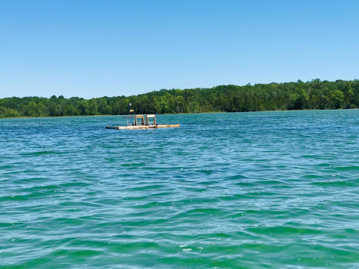 Lakefront Hope Lodge Miller Lake ภายนอก รูปภาพ